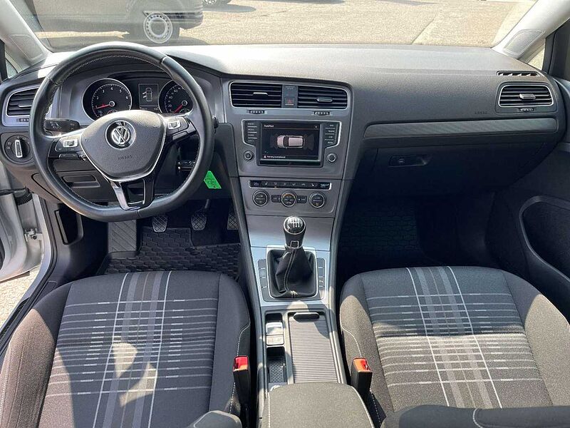 Volkswagen Golf VII Lim. Lounge BMT AHK