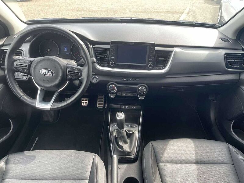 Kia Stonic 1.6D Platinum AHK abnehmbar