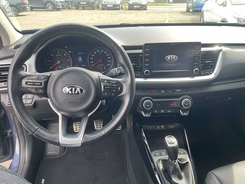 Kia Stonic 1.6D Platinum AHK abnehmbar