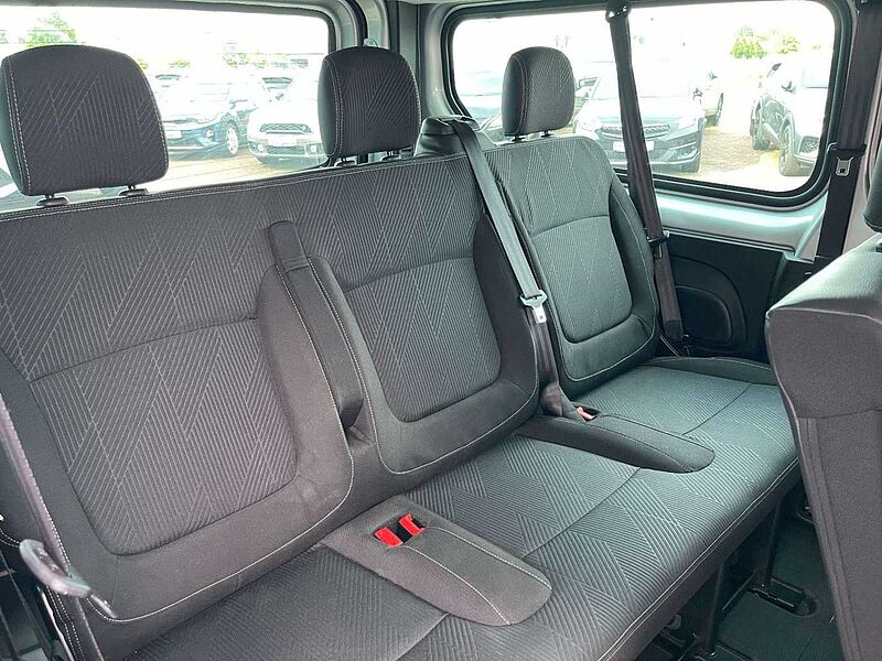 Nissan NV300 Kombi L2H1 2,9t PREMIUM 8 Sitzer