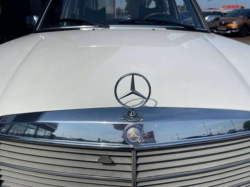 Mercedes-Benz 200