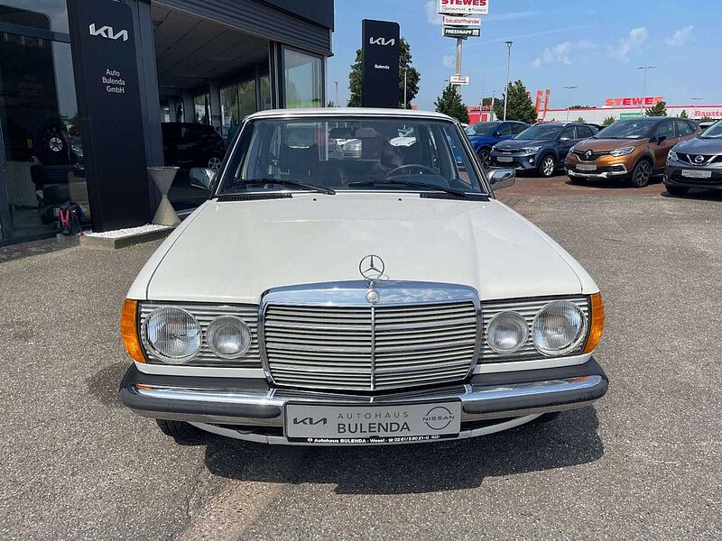 Mercedes-Benz 200