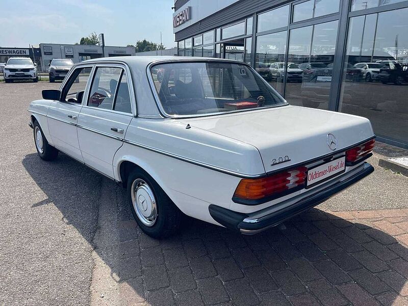 Mercedes-Benz 200