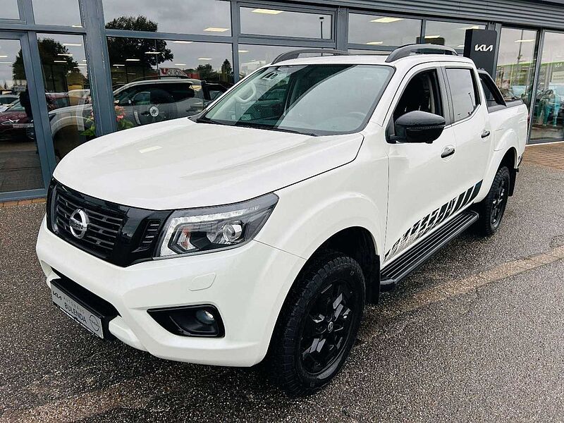 Nissan Navara NP300 N-Guard Double Cab 4x4 AHK NAVI