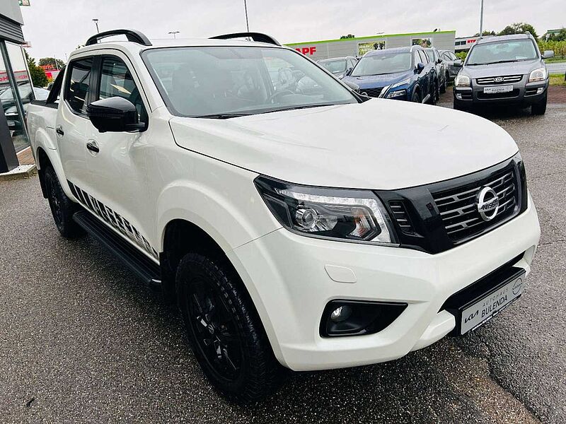 Nissan Navara NP300 N-Guard Double Cab 4x4 AHK NAVI