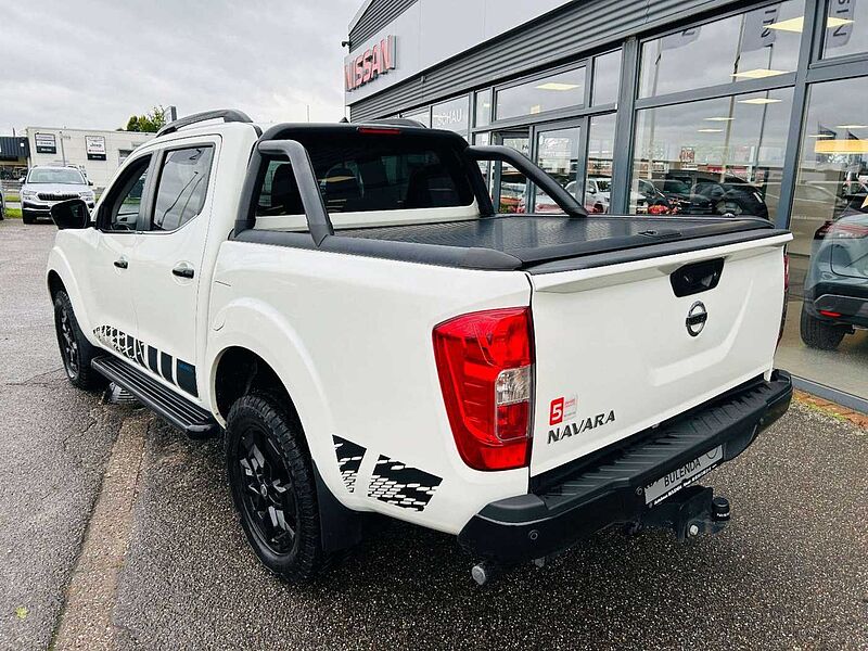 Nissan Navara NP300 N-Guard Double Cab 4x4 AHK NAVI