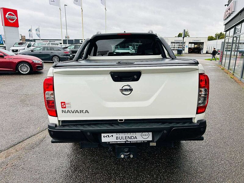 Nissan Navara NP300 N-Guard Double Cab 4x4 AHK NAVI