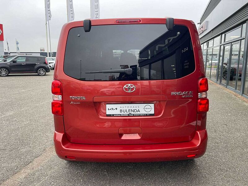 Toyota Proace Verso 2.0D L1 Team 8 Sitzer Navi Kamera