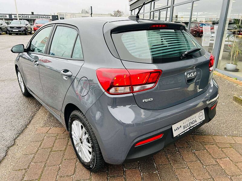 Kia Rio Edition 1.2 Edition 7 Em Sommer-/Winterräder