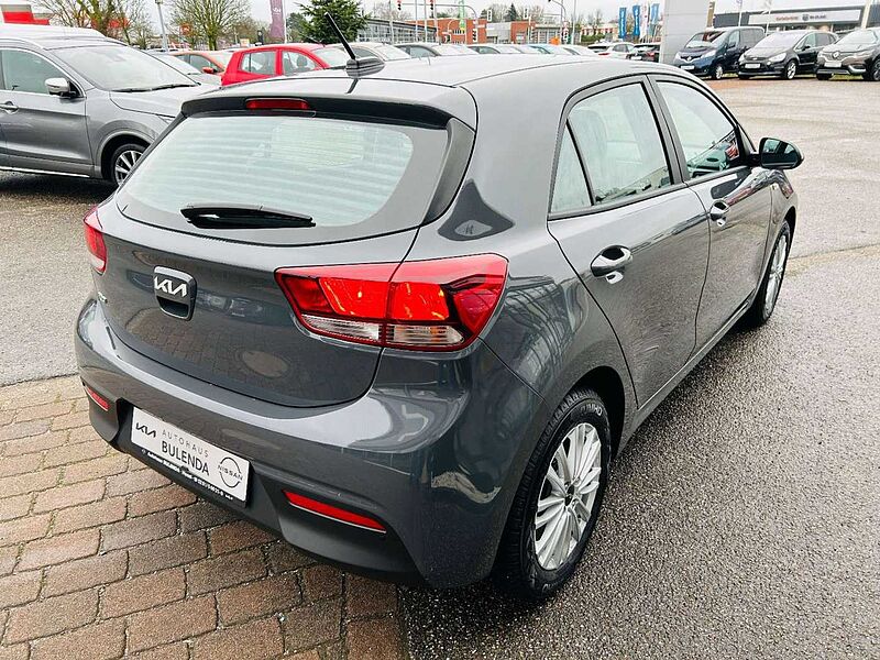 Kia Rio Edition 1.2 Edition 7 Em Sommer-/Winterräder