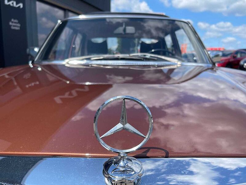 Mercedes-Benz 280